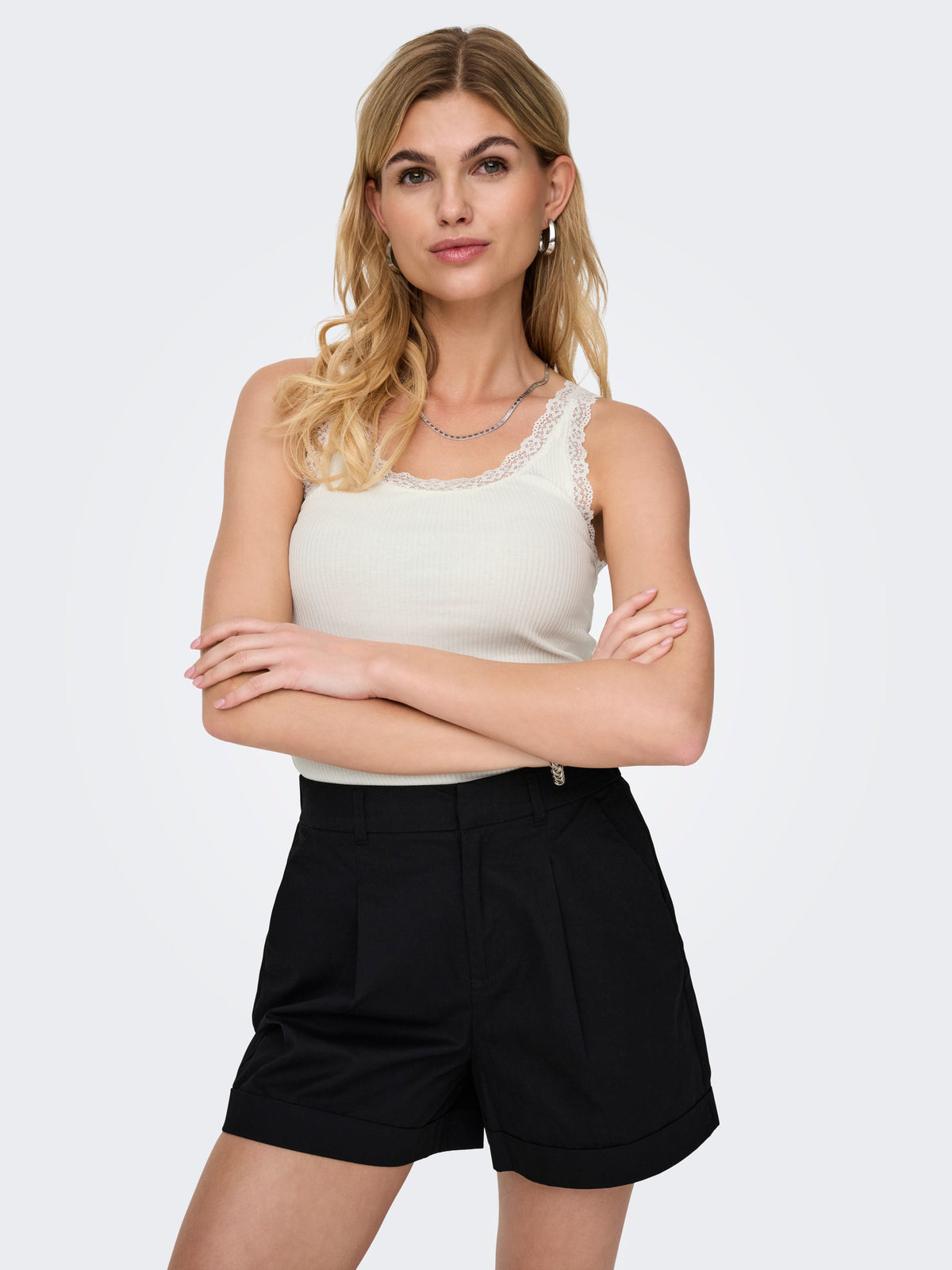 veron-media-2435559