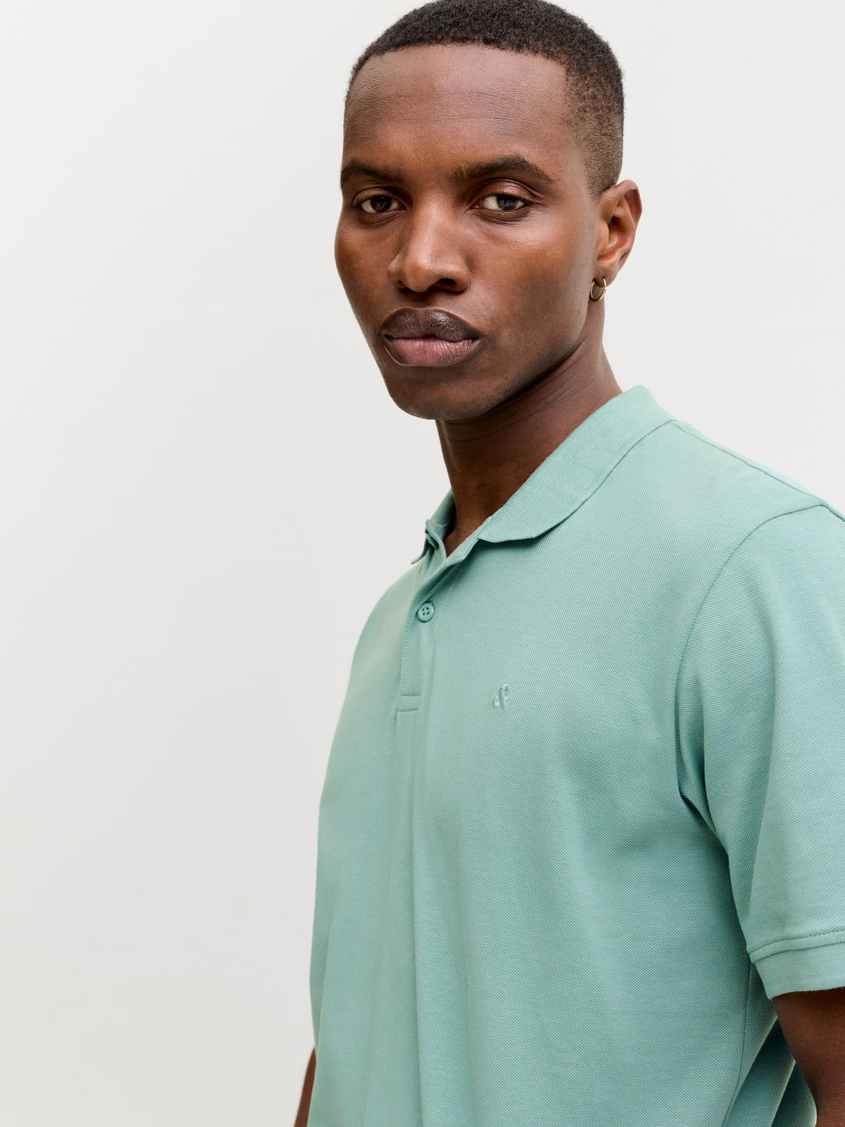 veron-media-880460