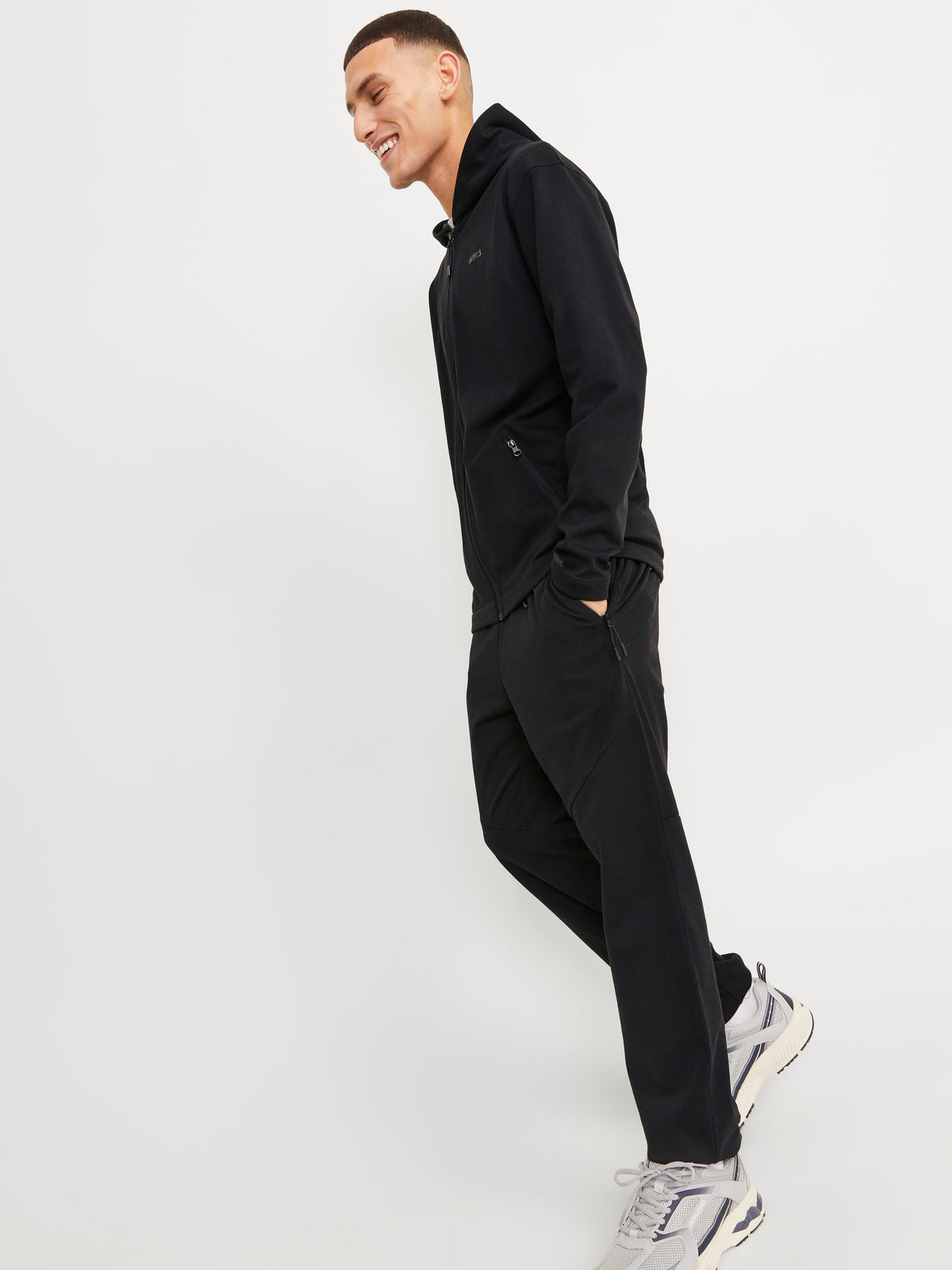 veron-media-541666
